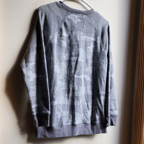 American Eagle Outfitters Gray Camo Crew Neck Jegging Fit Sweatshirt Size Small - Picture 13 of 15